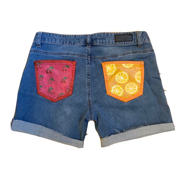 Celebrity Pink Denim Jean Shorts Juniors Sz 9 Embellished Pockets Cuffed LowRise - Picture 1 of 12